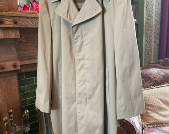 Vintage neutral beige raincoat, overcoat (B301), lighter weight with lining