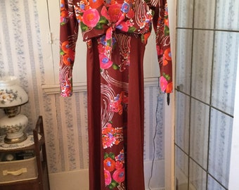 Fabulous vintage retro women’s two piece jacket and sleeveless dress by Ronda Roy in pink, orange and rust floral (A825)