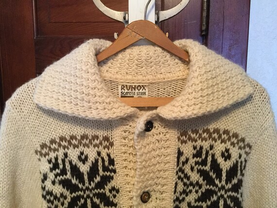 Vintage small Scandinavian ivory knit wool sweate… - image 2