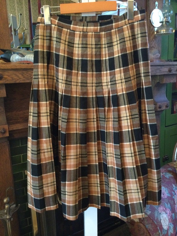 Vintage wool plaid kilt, skirt (B089) in brown, t… - image 5