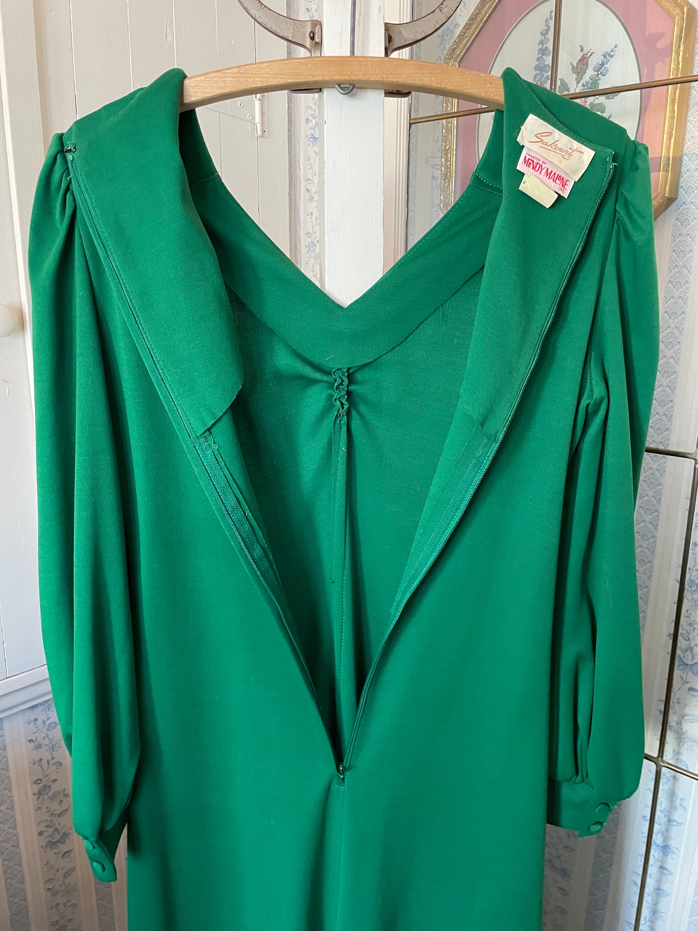 Vintage Green Maxi Dress, Long Green Dress, Gown (B817), Emerald Green Long Dress, Maxi Dress With Fringed Belt, Scarf - Etsy Vintage Green Maxi Dress, Long Green Dress, Gown (B817), Emerald Green Long Dress, Maxi Dress With Fringed Belt, Scarf - Etsy