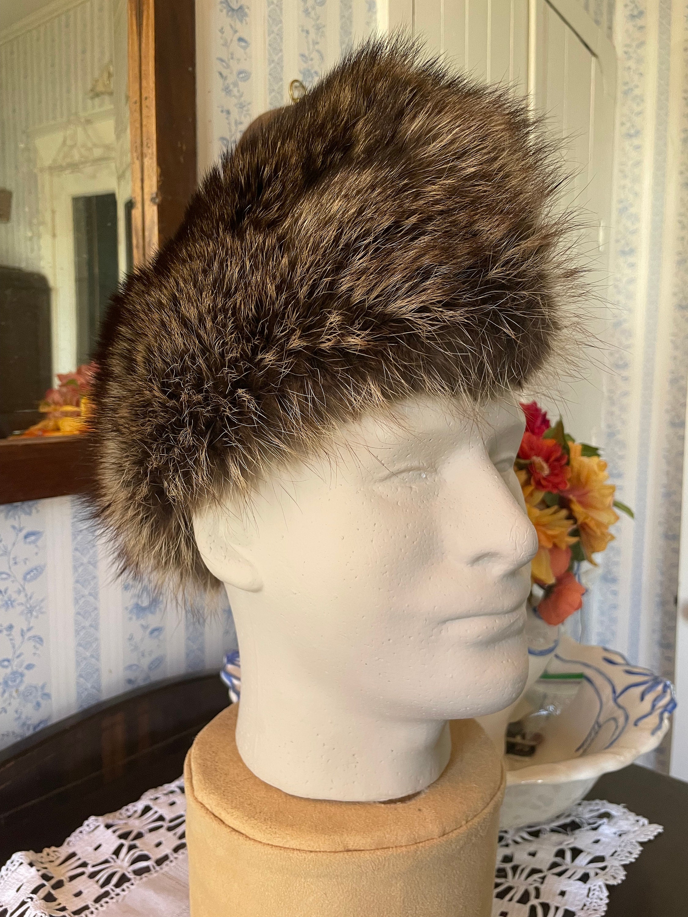 Vintage Fur Hat, Raccoon Fur Hat (B653), Light to Dark Brown