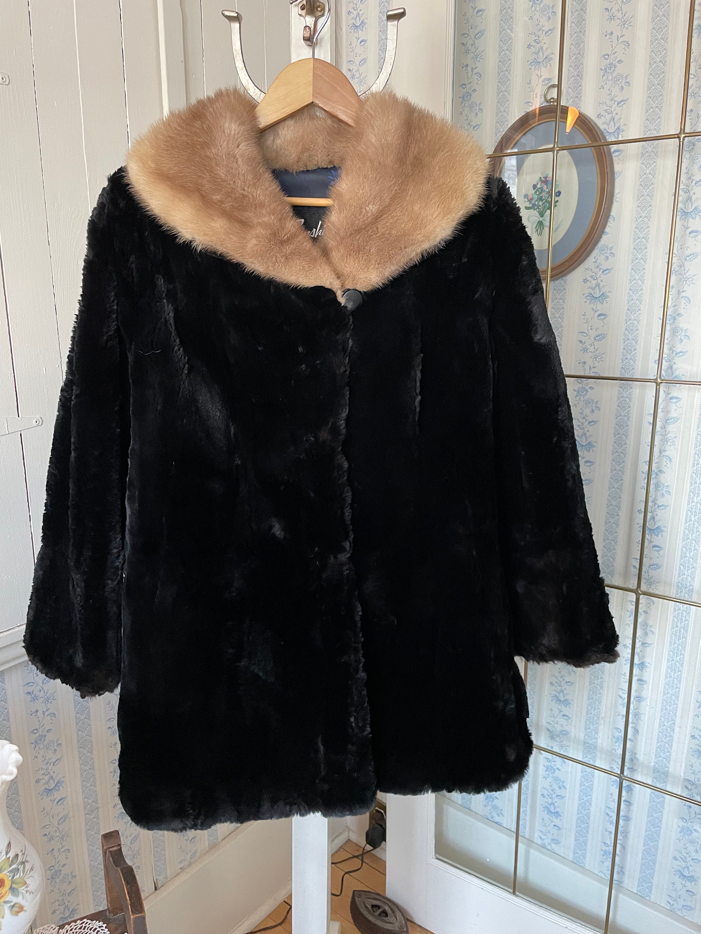 Vintage Black Sheared Beaver Fur Coat B169 With Mink Collar