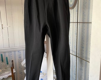 Vintage black knit cigarette pants, leggings, stirrup pants (B277)