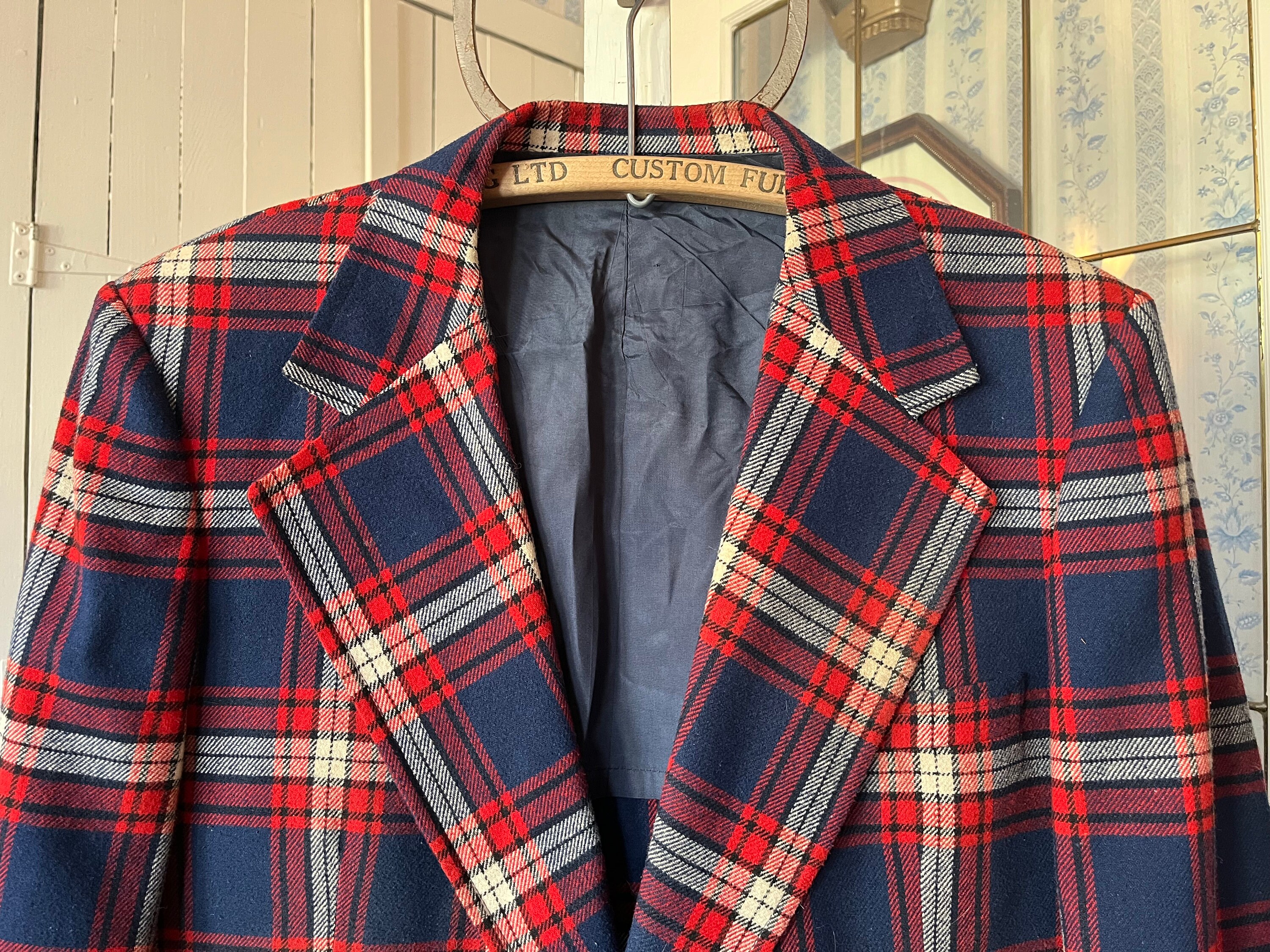 Vintage Plaid Sport Coat, Blue and Red Plaid Jacket (C530