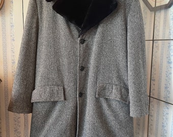 Vintage wool coat, black and white overcoat (C112), black and white wool overcoat, heavy wool coat, winter coat with black faux fur lining