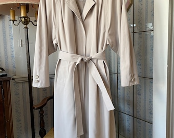 Vintage beige raincoat, long beige coat (B977), London Fog light beige overcoat, raincoat, long coat with belt