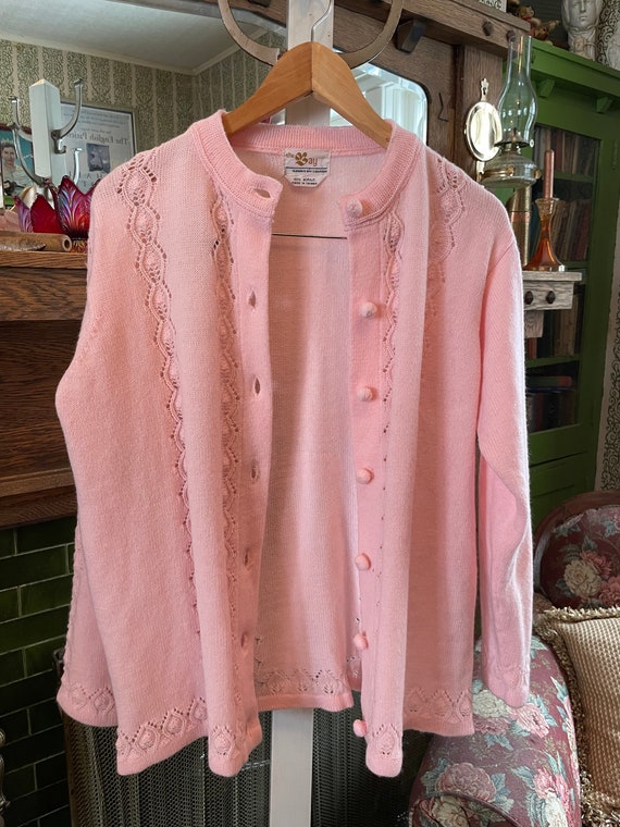 vintag pink cardigan