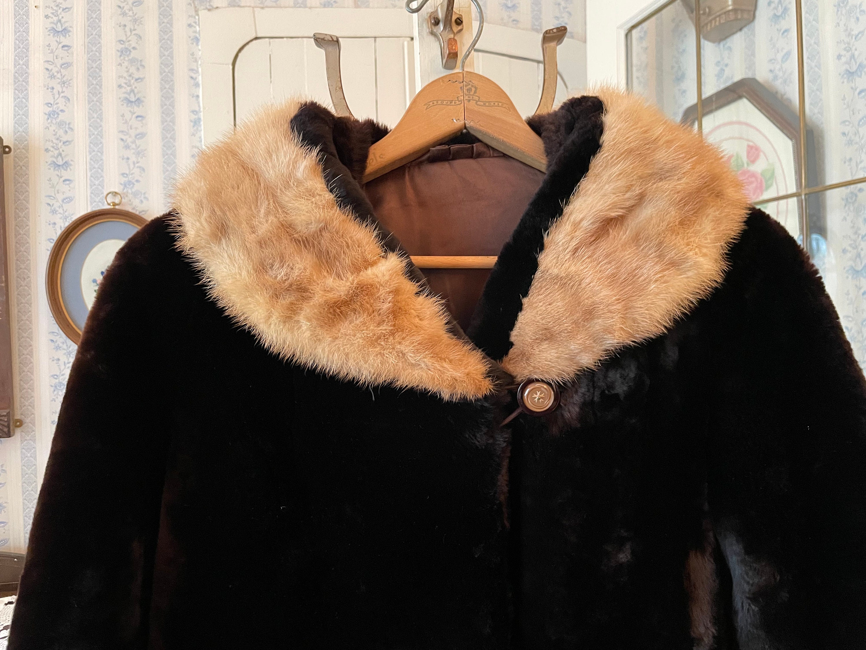 Vintage Fur Coat, Dark Brown Mouton Coat C415, Very Dark Brown Mouton Fur Coat With Champagne Mink Collar, Winter Coat, Long Coat - Etsy Vintage Fur Coat, Dark Brown Mouton Coat C415, Very Dark Brown Mouton Fur Coat With Champagne Mink Collar, Winter Coat, Long Coat - Etsy