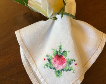 Vintage linen napkins, beige linen napkins (B687), six beige linen napkins with pink and green hand embroidered flowers