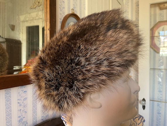 Vintage Fur Hat, Raccoon Fur Hat (B653), Light to Dark Brown  display picture 2