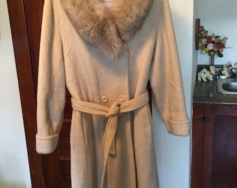 Vintage small Sterling Stall double breasted beige wool coat with soft faux fur collar (A489)