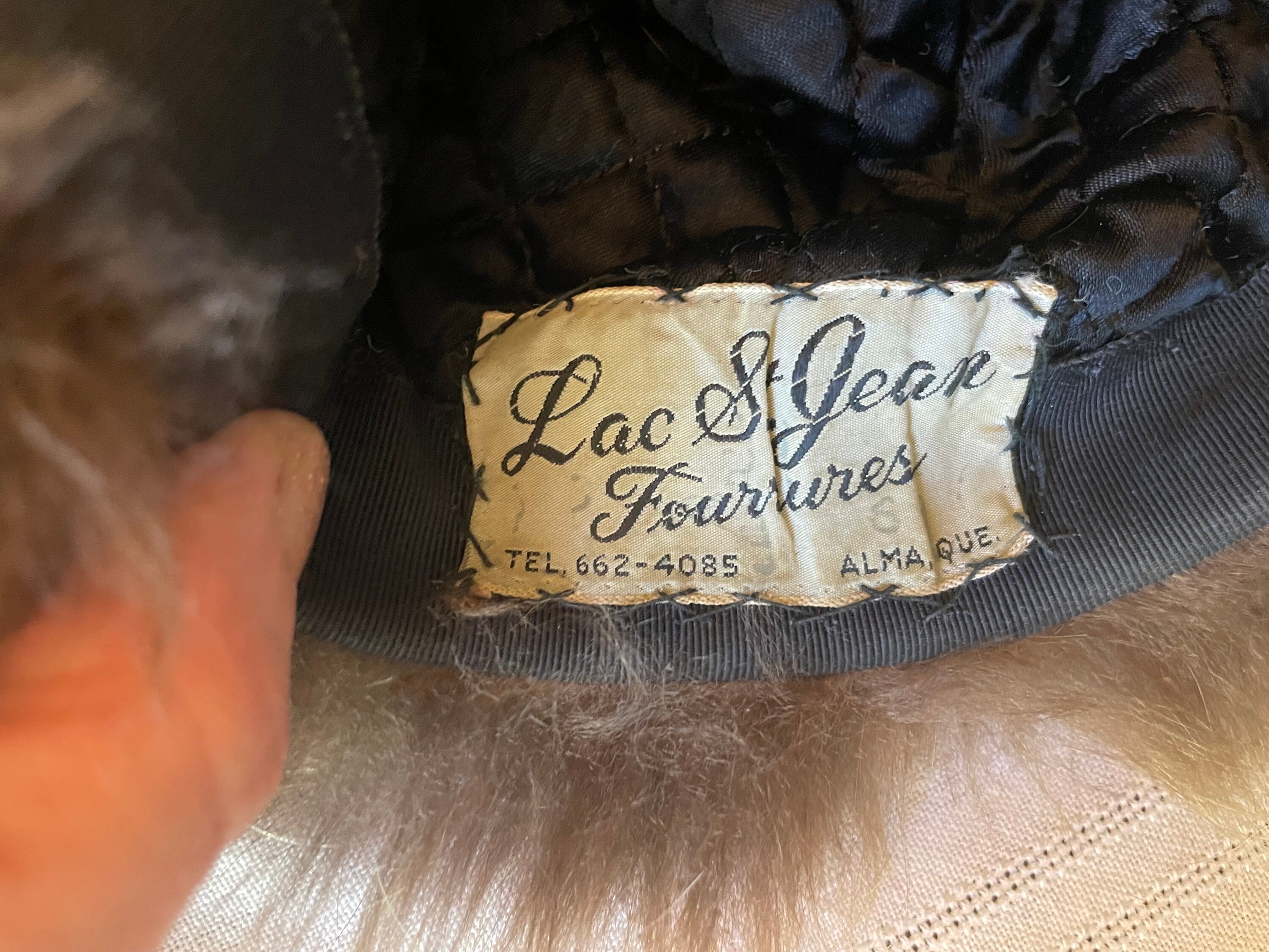 Vintage Fur Hat, Raccoon Fur Hat (B653), Light to Dark Brown Raccoon Fur Winter Hat, Cap - Etsy UK Vintage Fur Hat, Raccoon Fur Hat (B653), Light to Dark Brown Raccoon Fur Winter Hat, Cap - Etsy UK