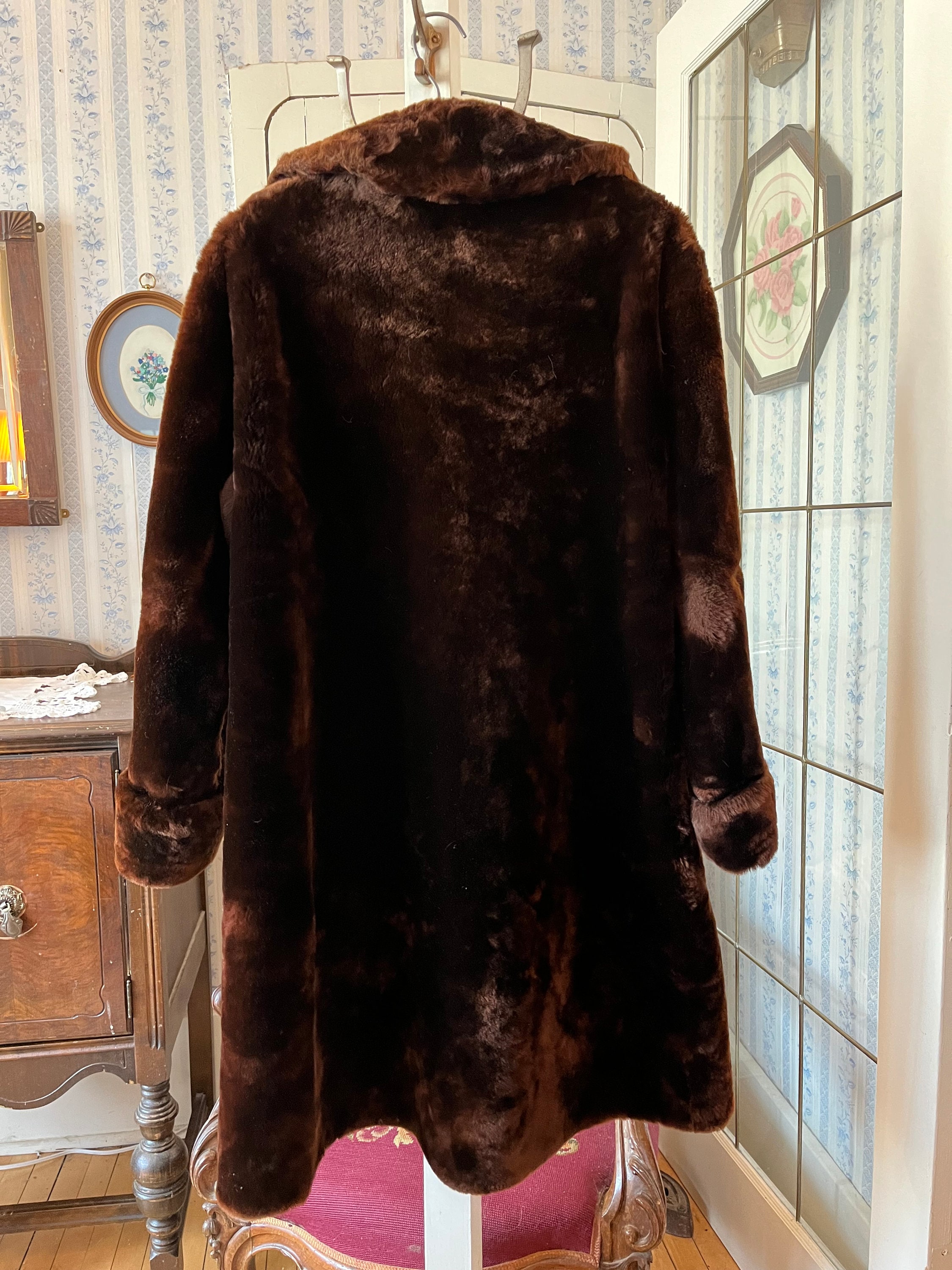 Vintage Brown Fur Coat, Long Mouton Fur Coat (C460), Simpsons Dark