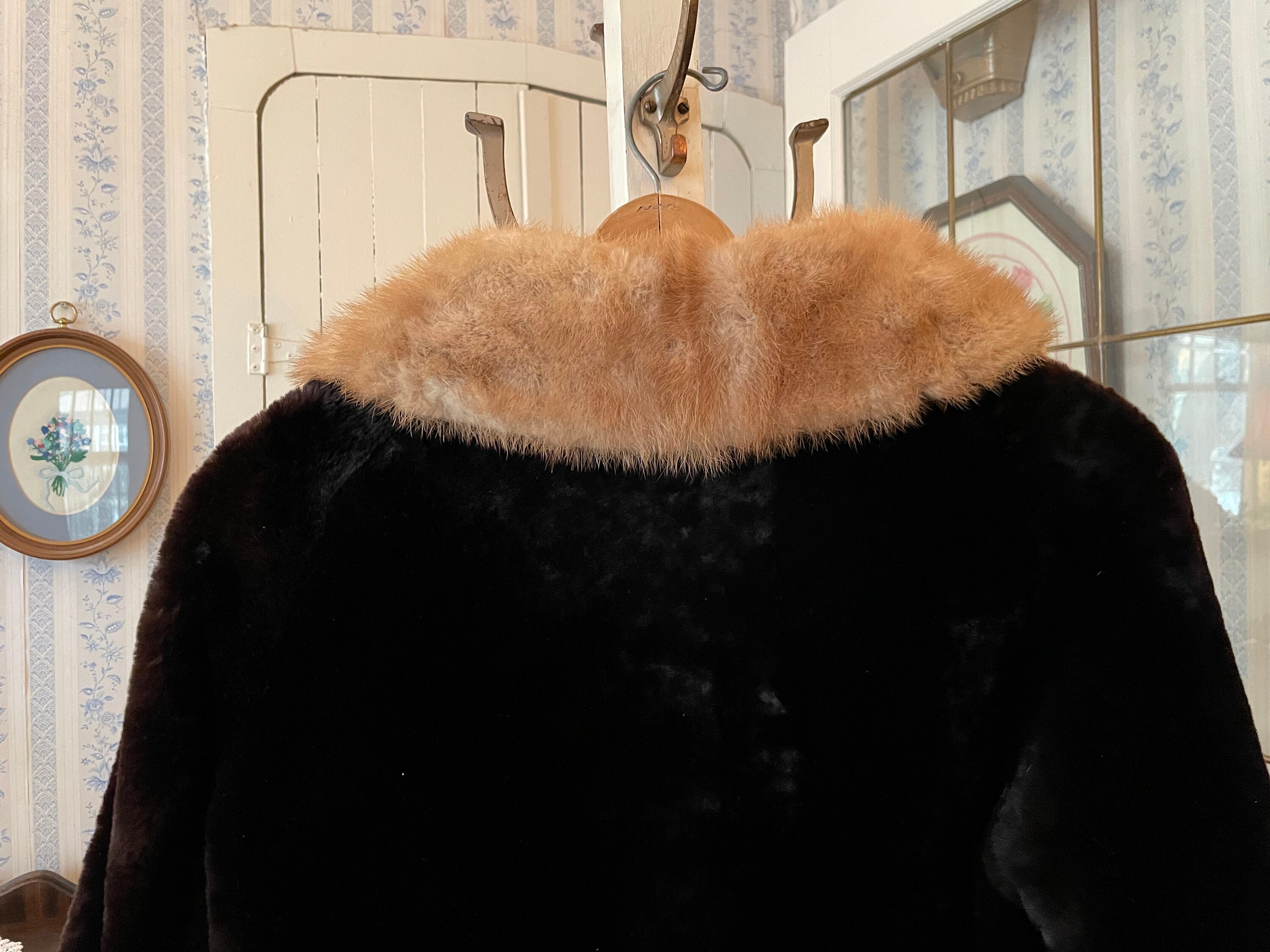 Vintage Fur Coat, Dark Brown Mouton Coat C415, Very Dark Brown Mouton Fur Coat With Champagne Mink Collar, Winter Coat, Long Coat - Etsy Vintage Fur Coat, Dark Brown Mouton Coat C415, Very Dark Brown Mouton Fur Coat With Champagne Mink Collar, Winter Coat, Long Coat - Etsy
