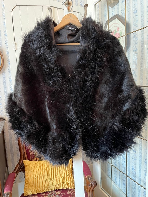 how do you tie a bow on a present