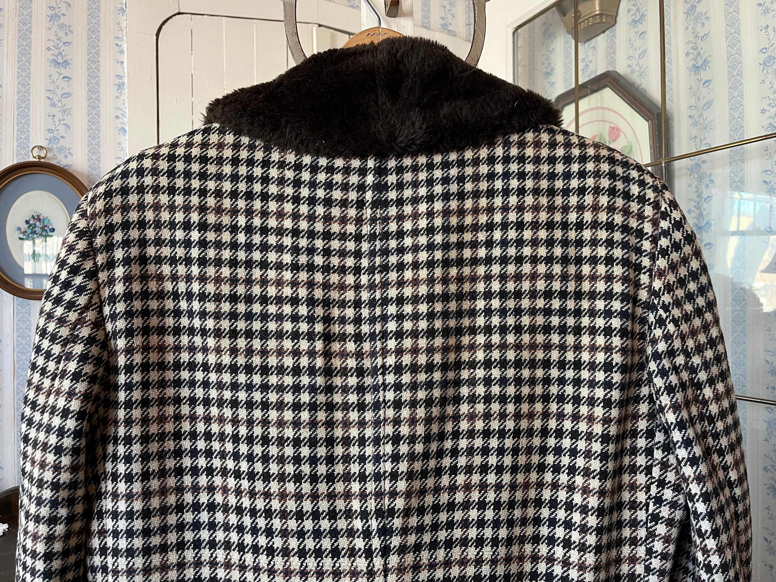 Vintage Checked Coat, Black and Beige Overcoat (C663 Vintage Checked Coat, Black and Beige Overcoat (C663