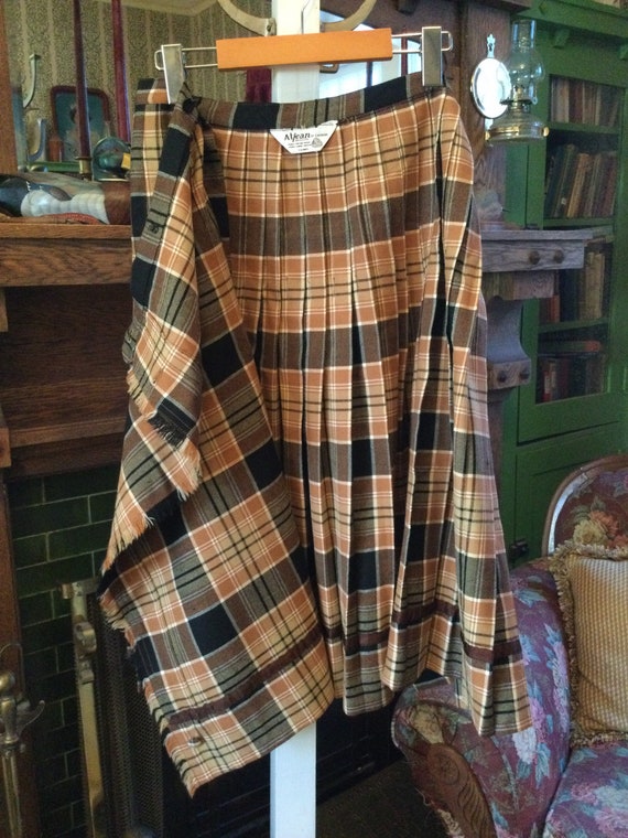 Vintage wool plaid kilt, skirt (B089) in brown, t… - image 6