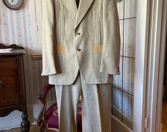 Vintage beige suit, beige wool jacket and pants (C398), beige herringbone suit, beige wool trousers and blazer, sport coat, western suit