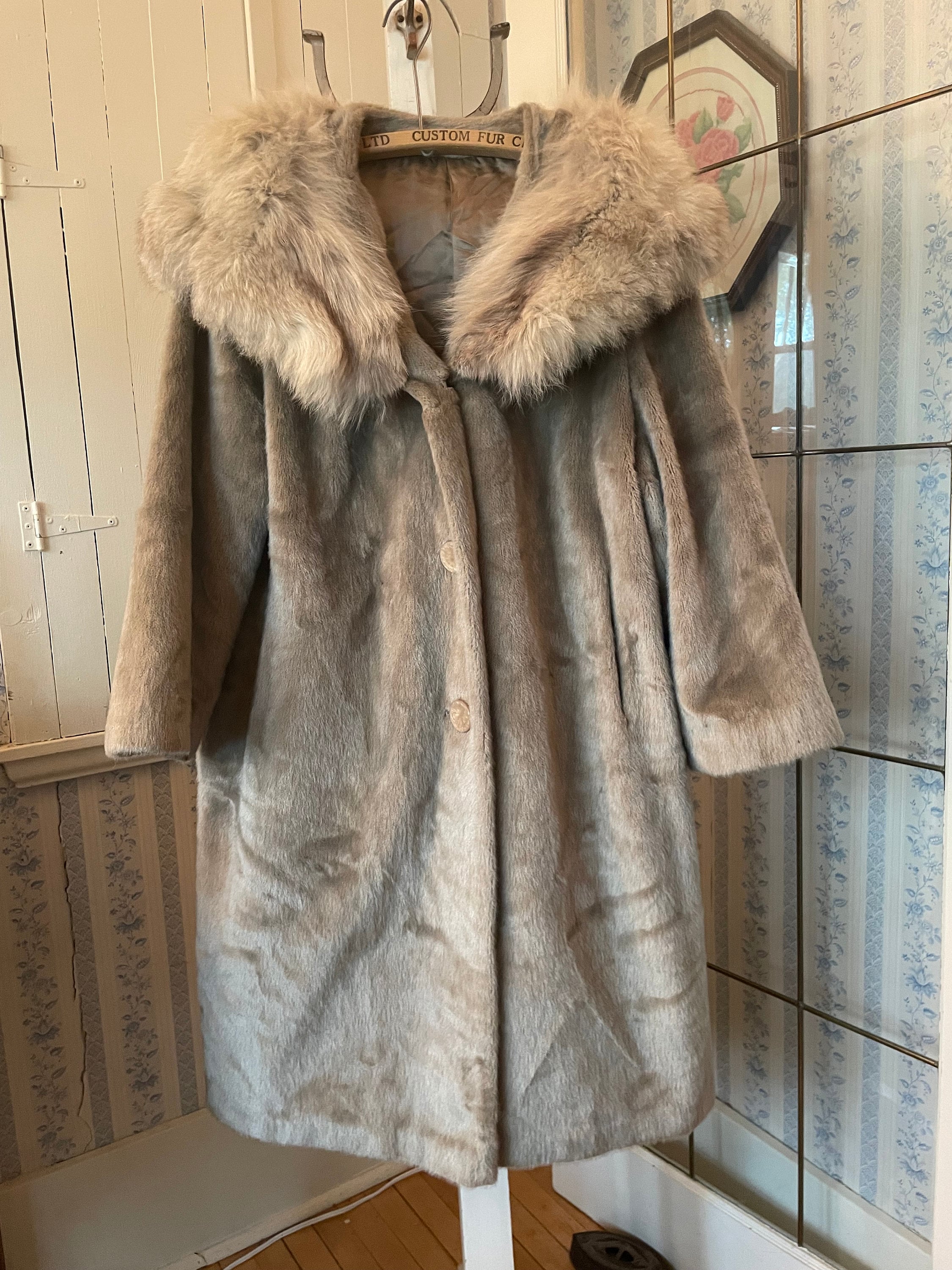 Grey fur collar coat sales