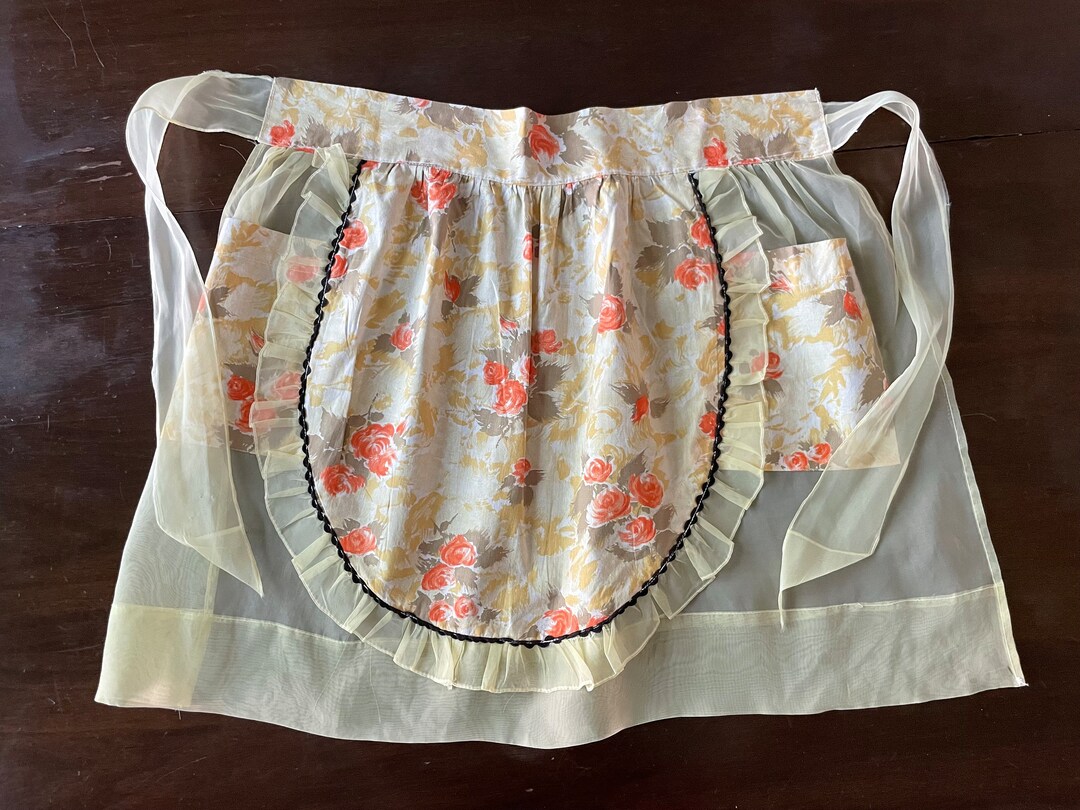 Vintage Handmade Yellow and Orange Print Apron (B463) With Pockets