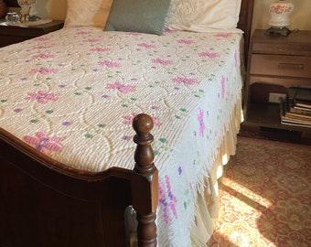 Vintage bedspread, chenille bedspread (B481), white bedspread with pink and purple flowers