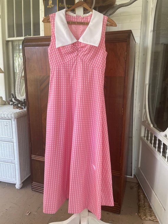 The Perfect White And Pink Gingham Dress  Pink gingham dress, Checkered  dress outfit, Gingham outfit