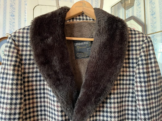 Vintage Checked Coat, Black and Beige Overcoat (C663 Vintage Checked Coat, Black and Beige Overcoat (C663