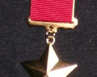 WW2 Russian Army Medal Gold Star Hero of the Soviet Union Military Badge Pinback