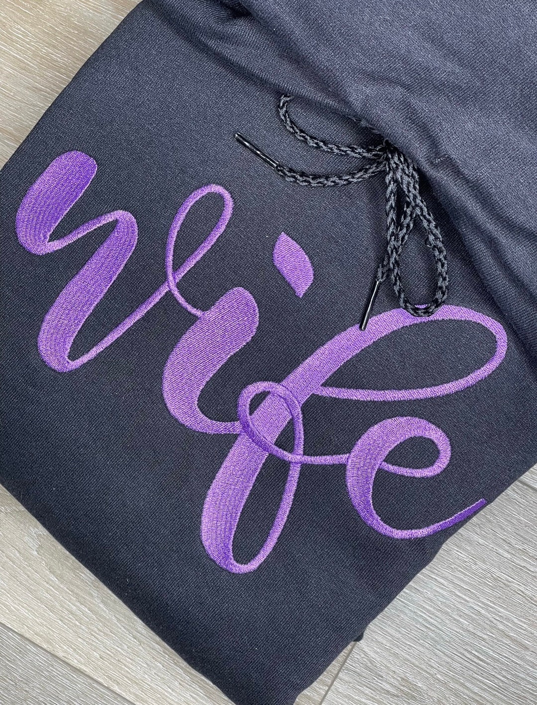 Felpa Personalizzata Con Ricamo Bride E Data Sulla Manica – Regalo Per Sposa E Futura Sposa