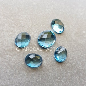 Top-Qualität Schweizer Blautopas, natürlicher Topas, AAA-Edelstein-Cabochon, Schachbrettschliff-Cabochon mit flachem Rücken, erhältlich in den Größen 4-10 mm