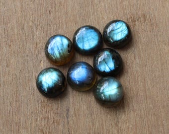 Natural round Labradorite, flatback cabochon, loose calibrated Gemstone in sizes 2,3,4,5,6,7,8,9,10,11,12,13,14,15,16,17,18 millimetres (mm)