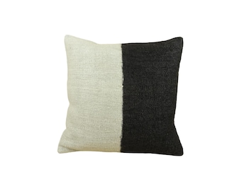 Vintage Hemp Pillow Cover / Ivory and Black 20x20 Inch / Rustic Bedroom Chair