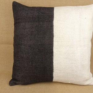 Black & White Hemp Kilim Pillow Cover: Mid-Century Modern Sofa Decor (24x24 inch)