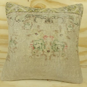 20&quot; Vintage Oushak Carpet Pillow Cover: Handmade Turkish Cushion