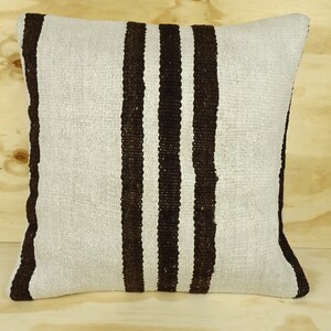 Housse de coussin kilim en chanvre : tapis turc bio, coussin moderne (20 x 20 pouces)