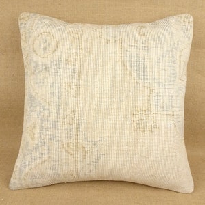 Handmade Oushak Wool Carpet Pillow Cover: Turkish Pastel (20x20 inch)