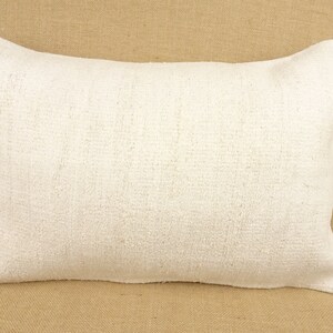 Plain Off White Hemp Kilim Pillow,16&#39;x24&#39; inch, Turkish Hemp Kilim Pillow,Lumbar Pillow Cover,Minimalist Decor Hemp Kilim Pillow Cover.