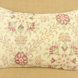 Seasonal Decor Handmade Pillow Cover,16x24 Handmade Vintage Carpet Pillow Cover,Minimalist Decor Pillow,Turkey Lumbar Pillow Cover.