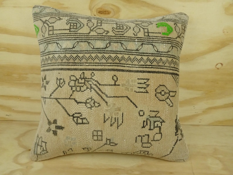 Vintage Persian Design Rug Pillow Cover: 20x20 inch,Home Living Sofa Decor Pillows. image 8