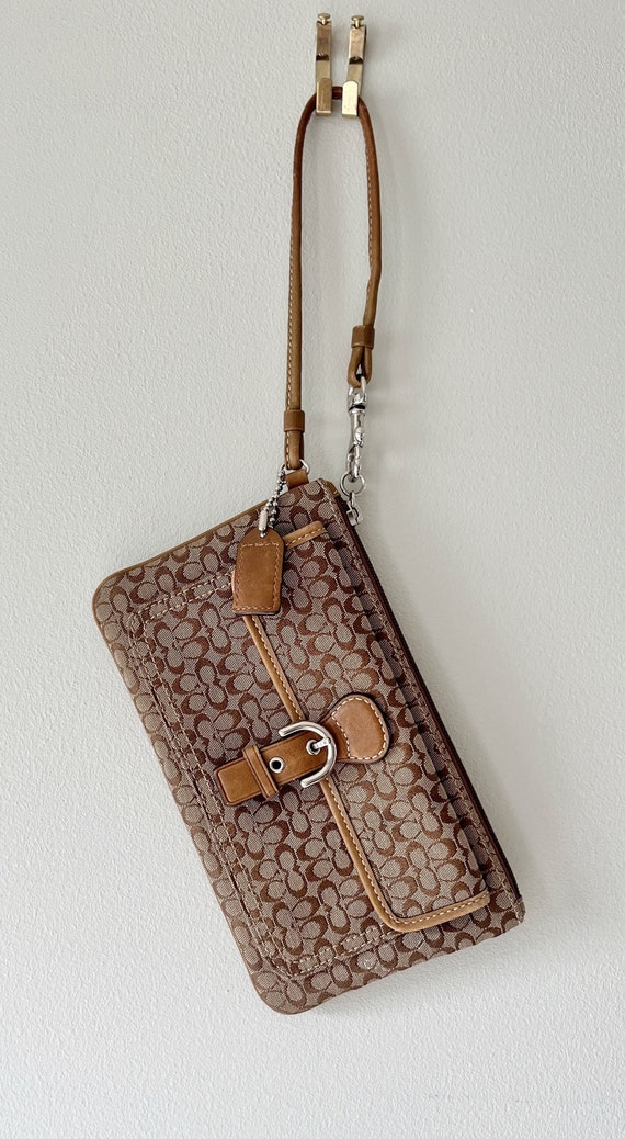 Vintage coach wristlet clutch, Gem