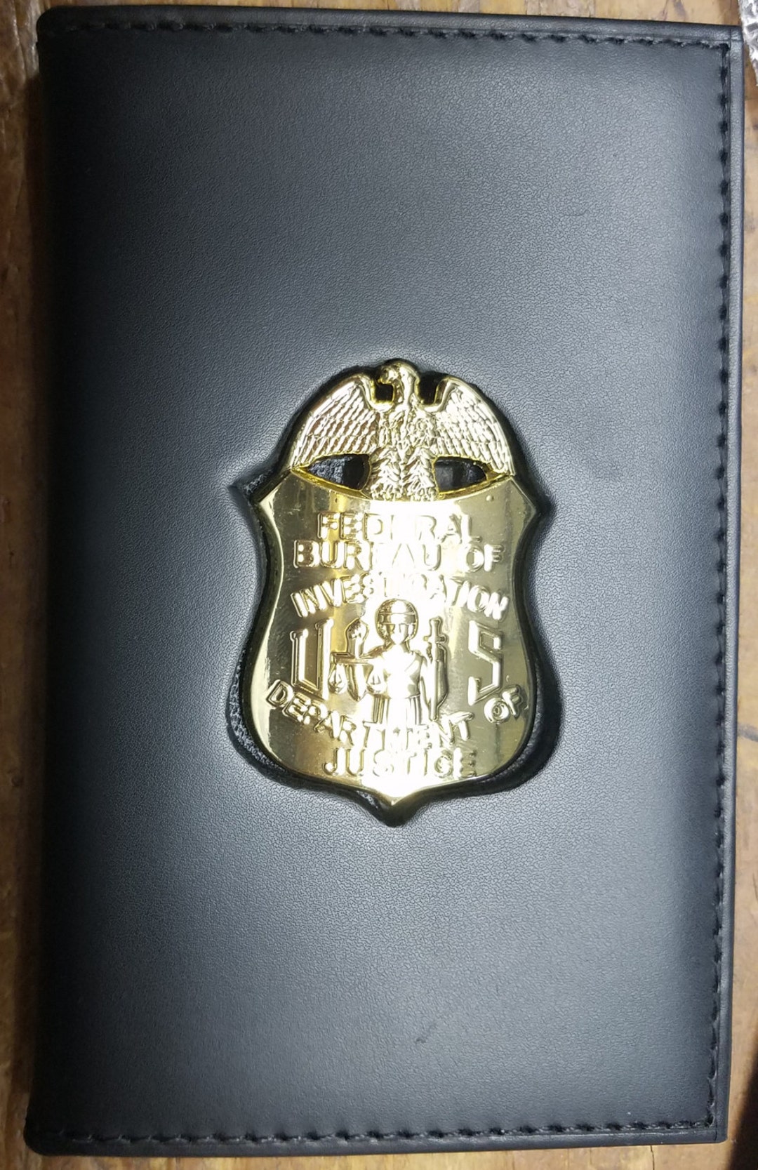 FBI Antique Mini Badge in a Mini Leather Wallet Key Fob was 