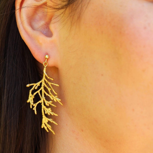 Long gold branch earrings, Bohemian dangle earrings in gold color, Brass thuja twig jewelry, Tree of Life jewelry, Botanical wedding jewelry