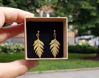 Gold fern leaf dangle earrings, Nature-inspired brass jewelry, Botanical gifts for wife, Fall jewelry inspired by plants, Hypoallergenic