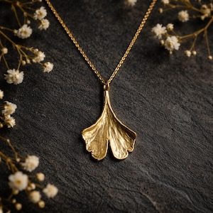 Gold ginkgo leaf pendant with chain, Ginko biloba necklace, Botanical wedding jewelry, Longevity amulet, Gift for wife