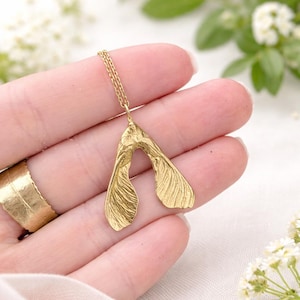 Maple seed necklace samara pendant made of brass, Fall jewelry, Botanical gift for her, Plant lover jewelry, Flora necklace