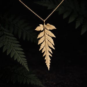 Gold fern leaf necklace with chain made from brass, Botanical jewelry Nature inspired plant lover gift, Nature symbol, Fall jewellery