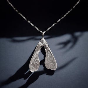 Silver samara Maple seed necklace, Plant pendant gift for her, Unique natural jewelry, Botanical gift for her, Nature lover jewelry