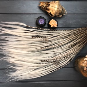 Natuurlijke look synthetisch dubbelzijdig lichtbruin lichtgrijs ombre dreadlocks hair extensions dreadlocks boho enkelvoudig DE of SE