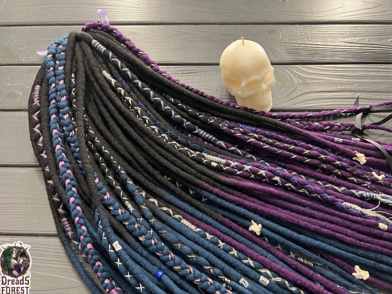 Extensiones de cabello para rastas: Ombré negro-morado, azul marino - Fieltro de lana imagen 2